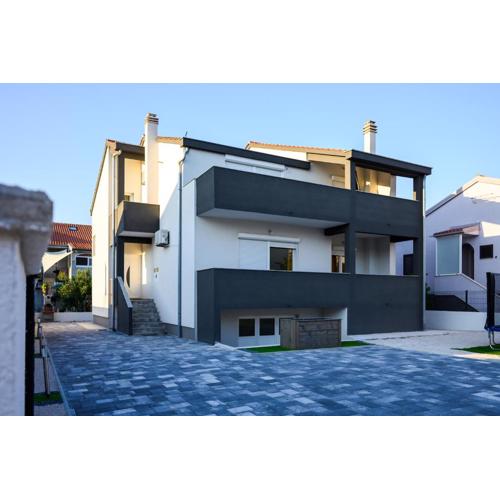 Antonio Apartments