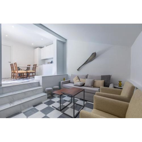 AoA Giralda Apartment