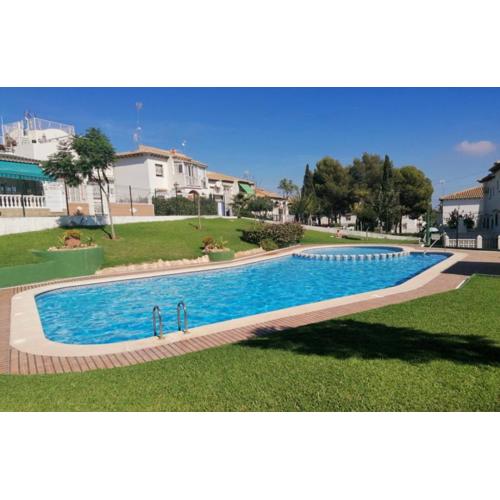 Apartament Casa del Gato Rojo , communal swimming pool , terrace with barbecue