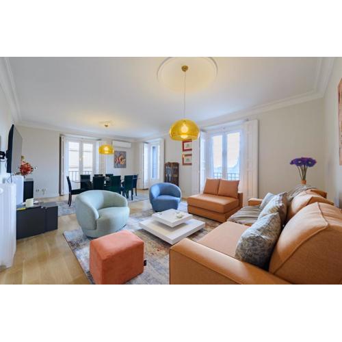 Apartamento 170m2 muy amplio y lujoso- 1 Min Plaza Mayor