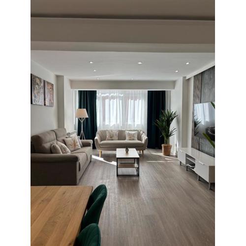 Apartamento a Estrenar Madrid, CASTROPOL