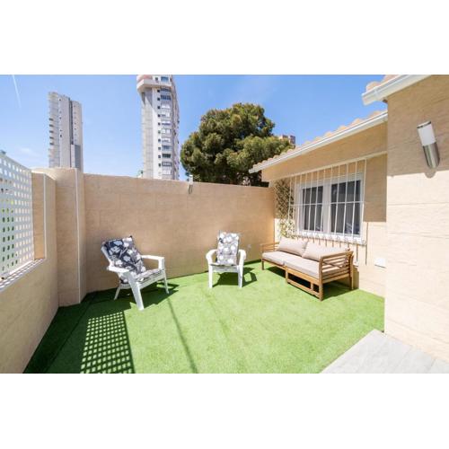 Apartamento ALMA con terreno privado y parking compartido - a 800m de Playa Poniente