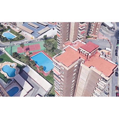 Apartamento Alteanos, centrico y confortable, soleado, con piscina y jardines, tenis, parking exterior comunitario, y la playa andando 10 min