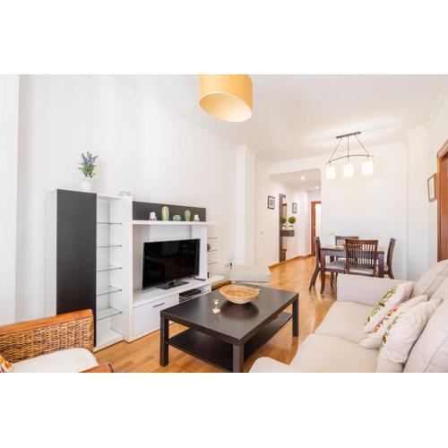 Apartamento Capuchinos Centro by Renthas