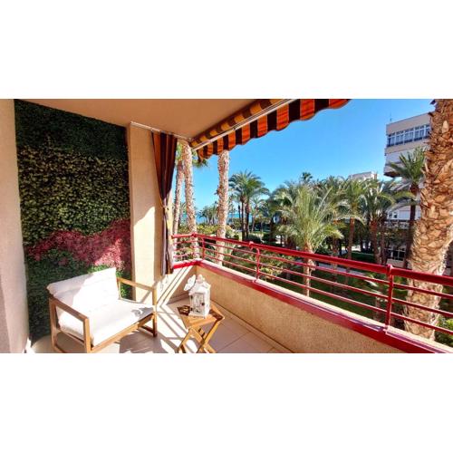 apartamento céntrico en 1ª línea de playa con piscinas y jardines