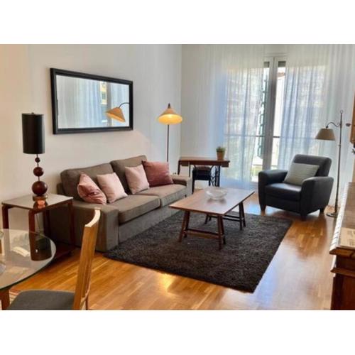 Apartamento con 2 Dormitorios, Elegante y Céntrico en Rambla Catalunya - ES-341-2
