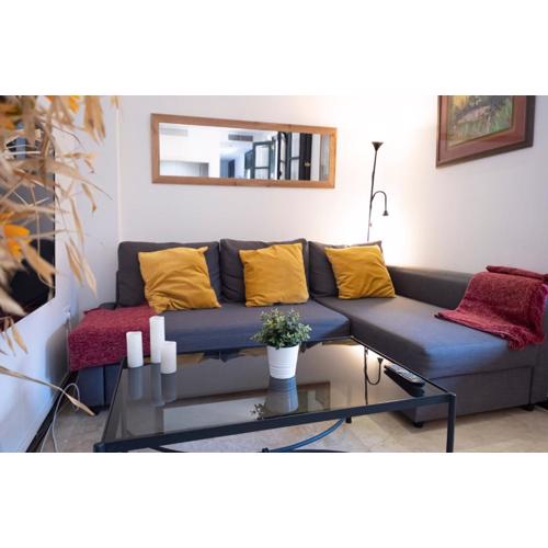 Apartamento con encanto en patio sevillano (204)