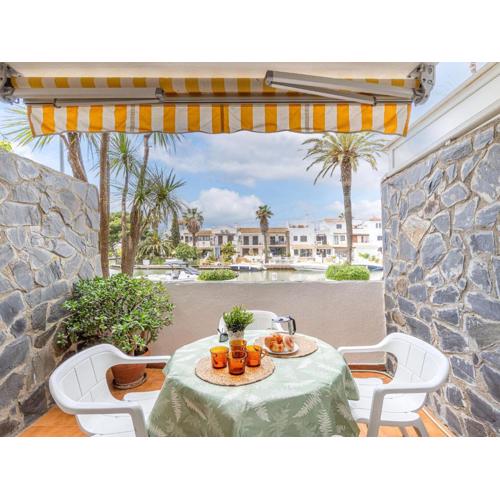 Apartamento con parking y vistas al canal - HISP-288-64