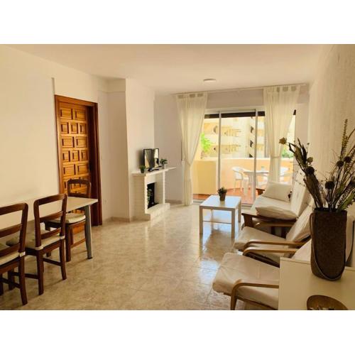 Apartamento con piscina a 200m de la playa en Denia