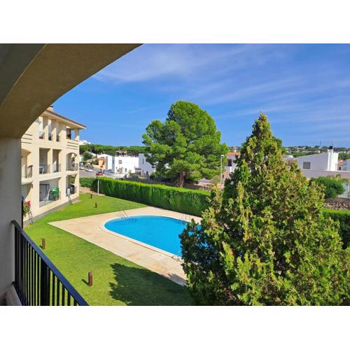 Apartamento con piscina a 50m de la playa