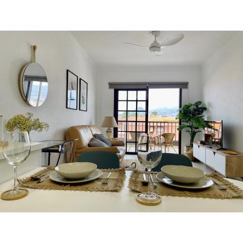Apartamento con piscina junto al mar
