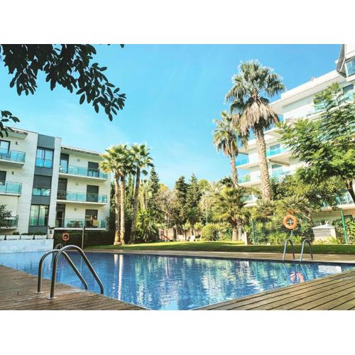 Apartamento con piscina y parking en Lloret de Mar