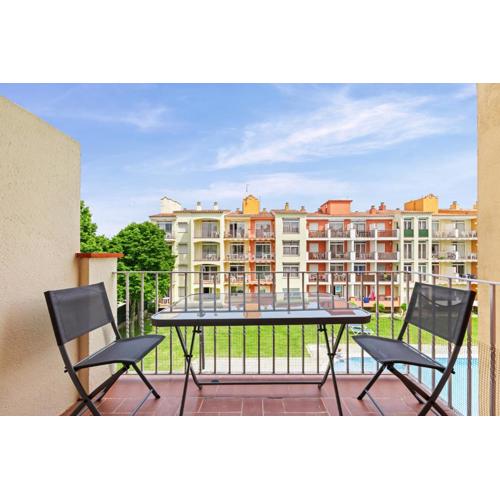 Apartamento con Piscina y Terraza cerca del Mar