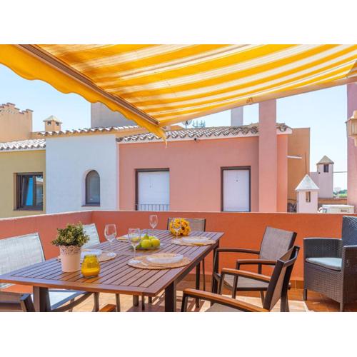 Apartamento con Terraza Grande y Piscina Cerca de la Playa - HISP-288-55
