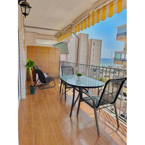 Apartamento con terraza y parking en primera línea