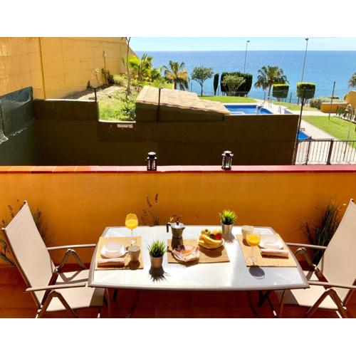 Apartamento de 2 dormitorios, gran terraza, vistas al mar cerca playa Carvajal