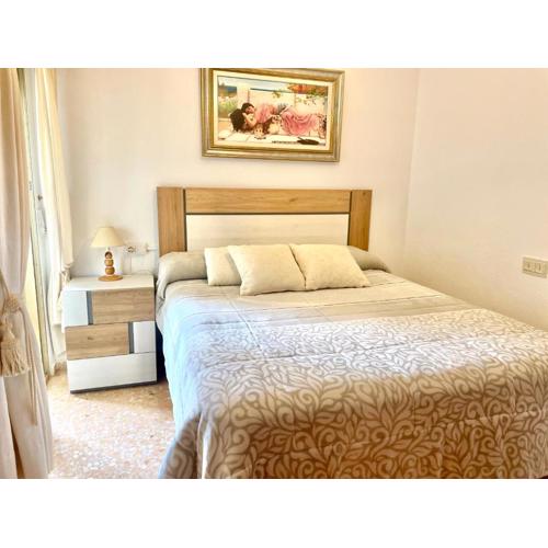 Apartamento de dos dormitorios y baño en Mariscal 5
