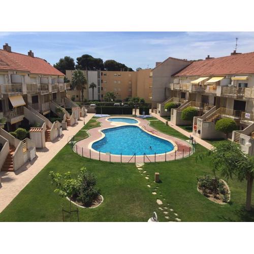 Apartamento dúplex con terraza y parking