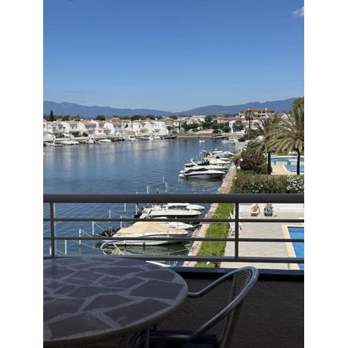Apartamento en el Canal de Empuriabrava III