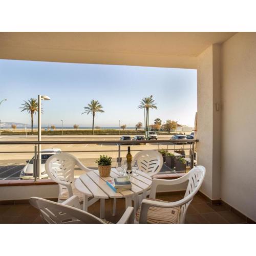 Apartamento en Empuriabrava: Frente al Mar, Piscinas, Parking y Vistas a la Bahía - HISP-288-39