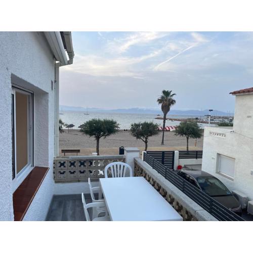 Apartamento en la playa. Free Parking. Free WiFi