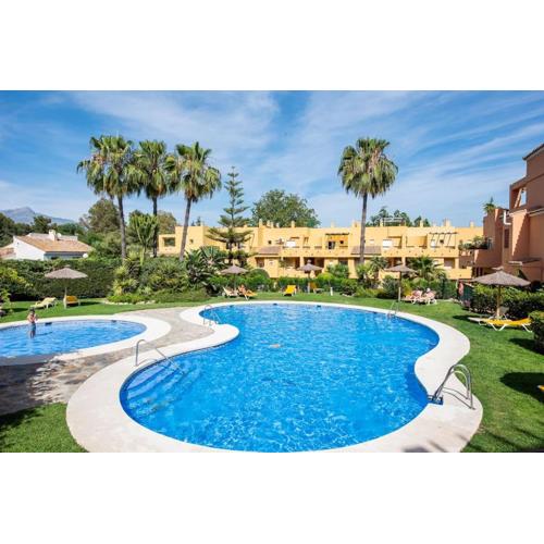 Apartamento en Marbella Guadalmina primera linea de campo de golf Los Cartujanos
