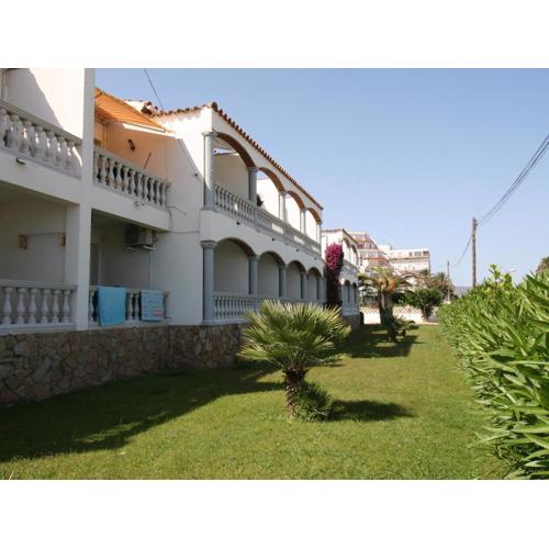Apartamento en primera línea de mar con parking, cerca del centro y de la playa de Empuriabrava - ES-228-179