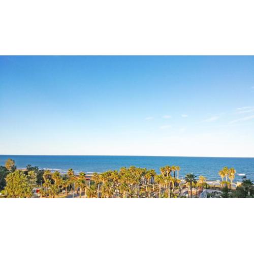 Apartamento en Primera Línea de Playa en Marina d\
