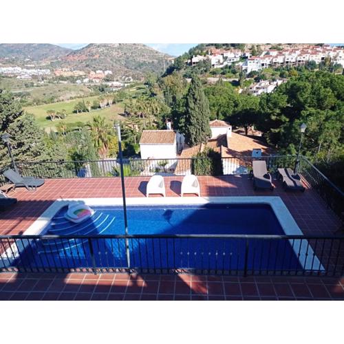 Apartamento en Villa con Piscina
