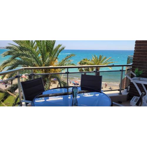 Apartamento frente al mar con WIFI y parking.