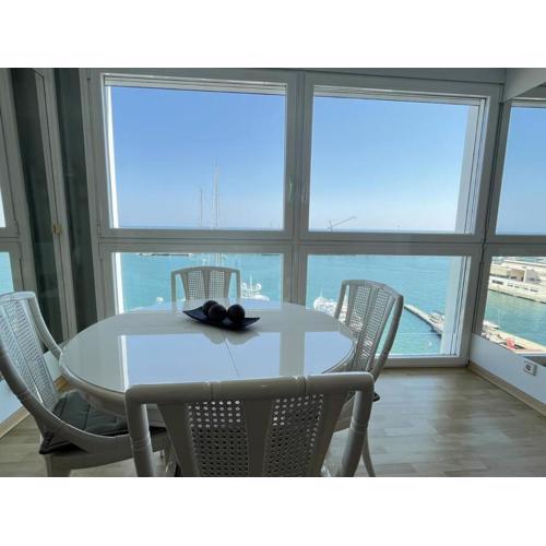 Apartamento frente al puerto By El Conserje