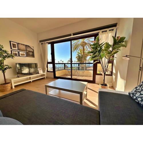 Apartamento frente mar y playa.