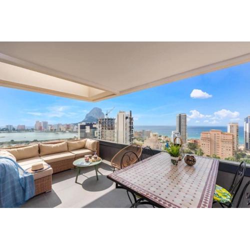 Apartamento H&M con Padel Piscina y vistas al mar