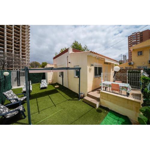 Apartamento Loft con terreno privado y parking compartido - a 800m de Playa Poniente