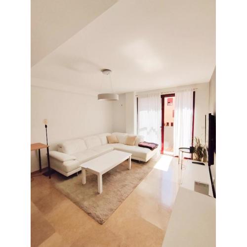 Apartamento, piscina y parking Granada Tico Medina