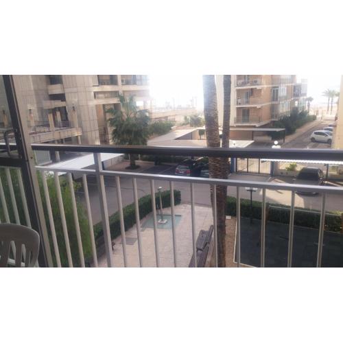 apartamento playa de Levante,parking, aire dos habitaciones y dos baños vistas playa y jardin