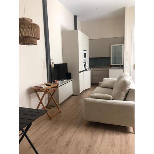 APARTAMENTO PREMIUM EN PLAZA MINA Minimalismo y confort a pasos del mar