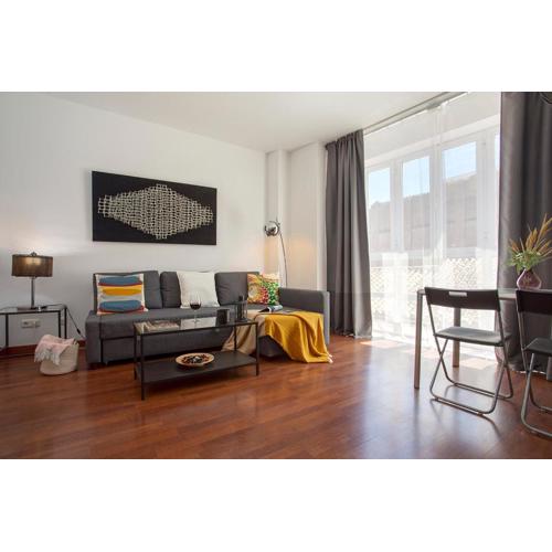 Apartamento reformado en pleno centro by Rent Me