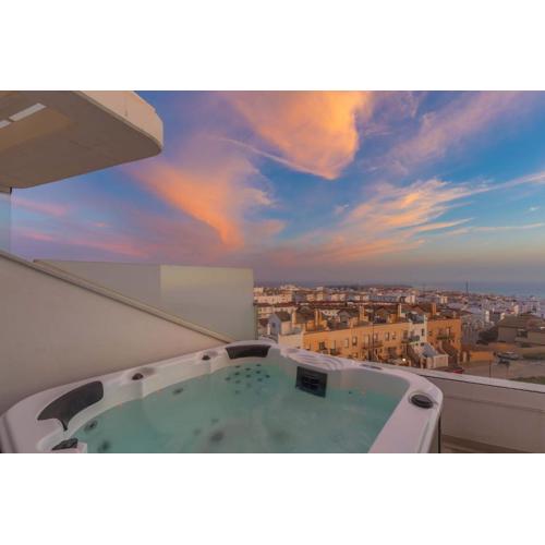Apartamento superior, Calma, Terraza gigante con vistas al mar y Jacuzzi, Parking, Hasta 6 personas