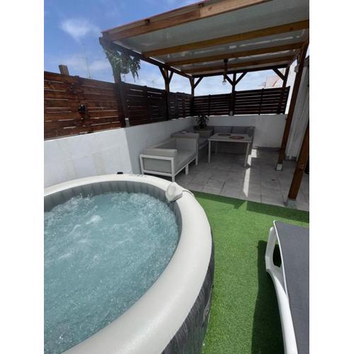 Apartamento URBAN ZEN con terraza y Jacuzzi