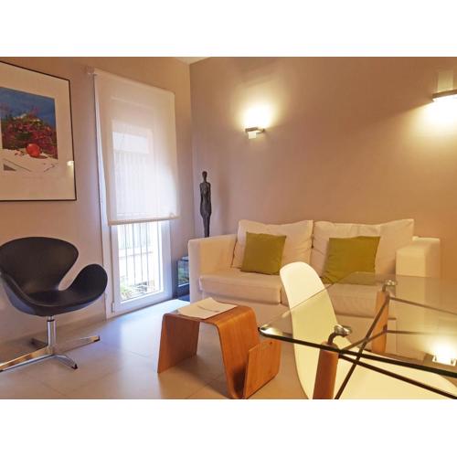 Apartamentos Caballerizas Granada con parking gratuito en pleno centro