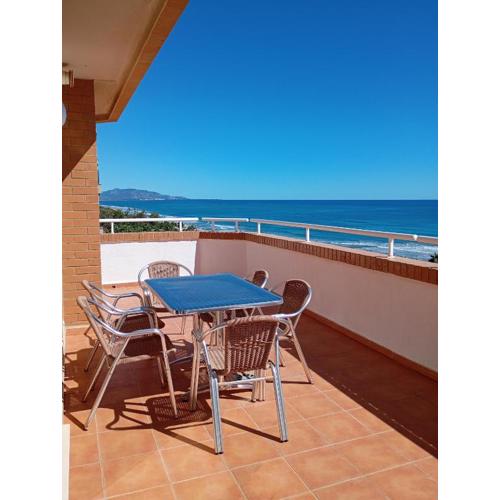 Apartamentos Danesp-Playa de les Amplaries Marina Dor- Frontales al Mar