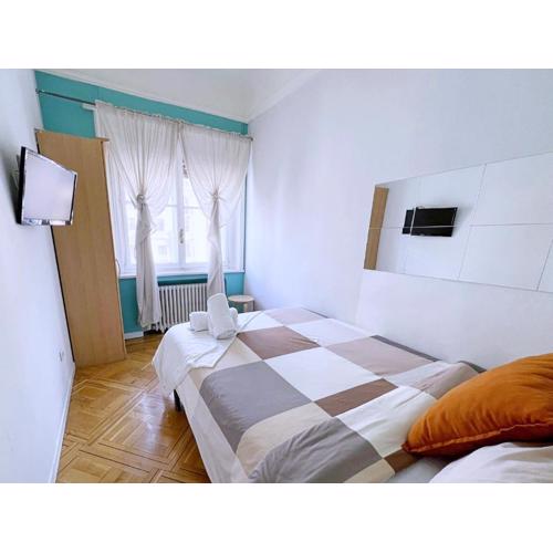 Apartamentos EconoStay Plaza de España