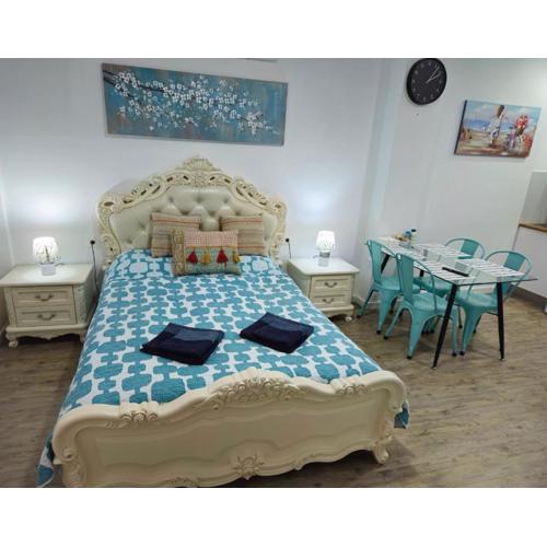 APARTAMENTOS ELEMAR free luggage storage