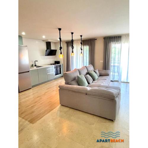 APARTBEACH y SANCHO ABARCA PRIVILEGE