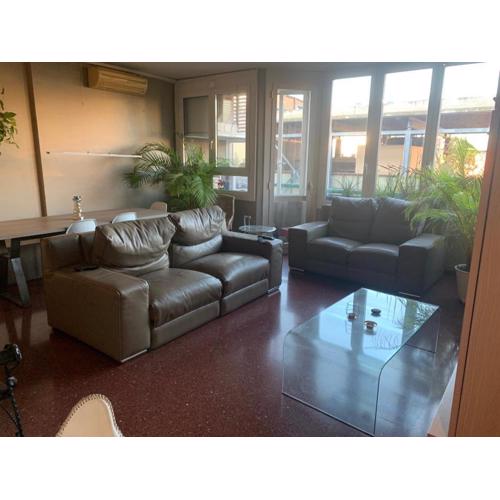Aparteasy - Bright, large and central apartment in BCN