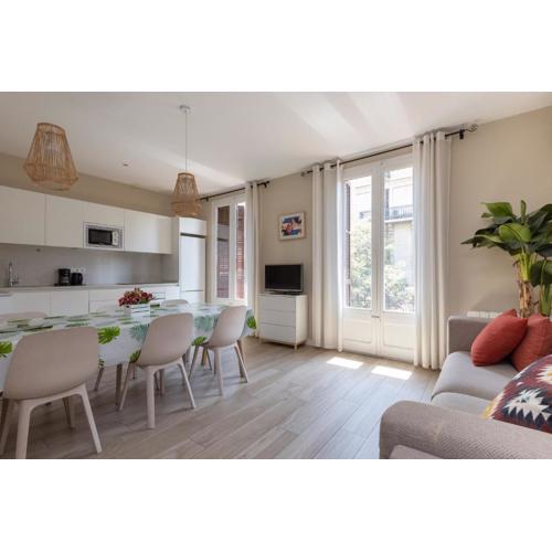 ApartEasy - Family 4-Bedroom Apartment