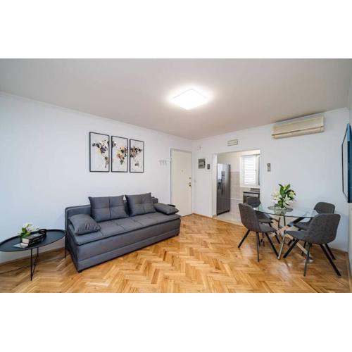 Apartman Knego with parking