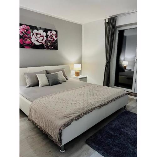 Apartman Luna ***