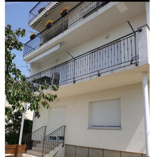 Apartmani Mares